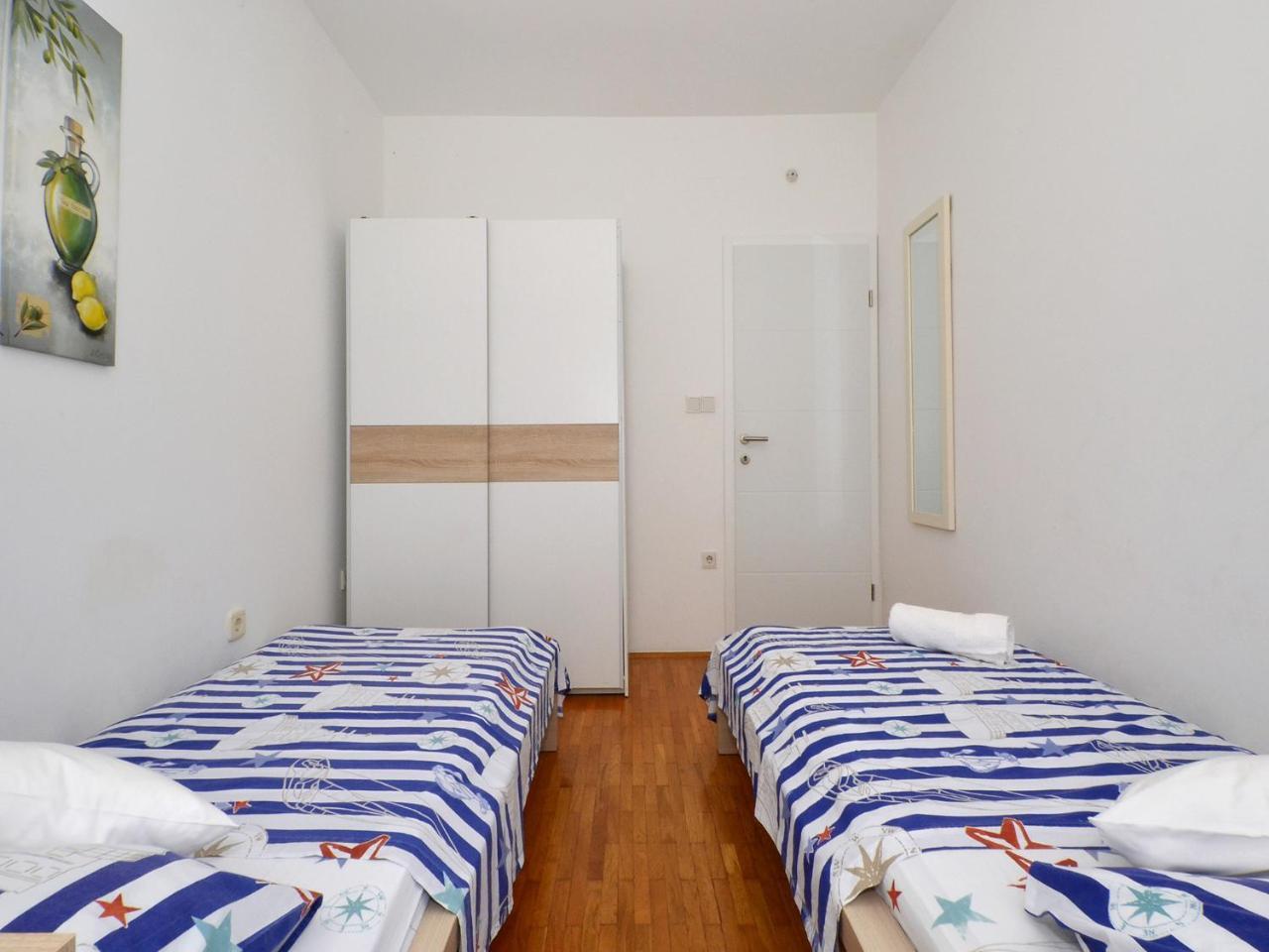 Apartments Nera Podstrana Exterior photo